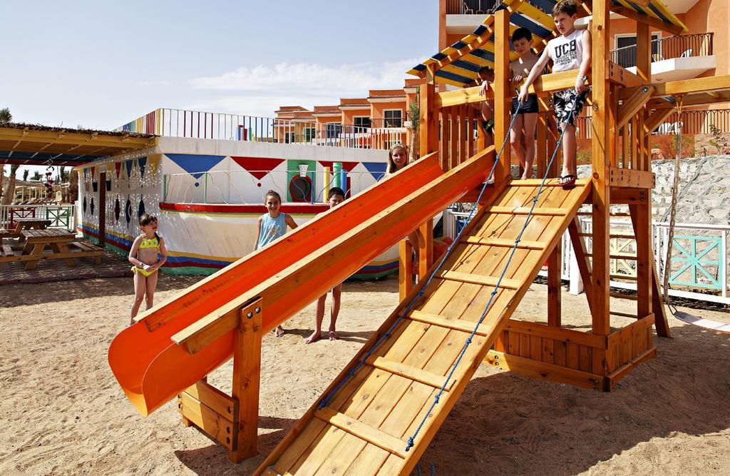 Three Corners Sunny אתר נופש הורגהדה